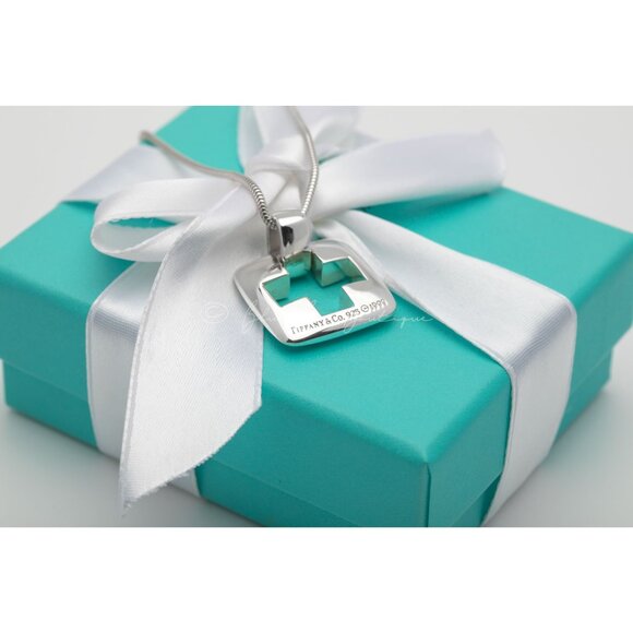 Tiffany & Co. Necklace Vintage 1999 Swiss Cross Cutout Square Pendant in Silver - Picture 6 of 8